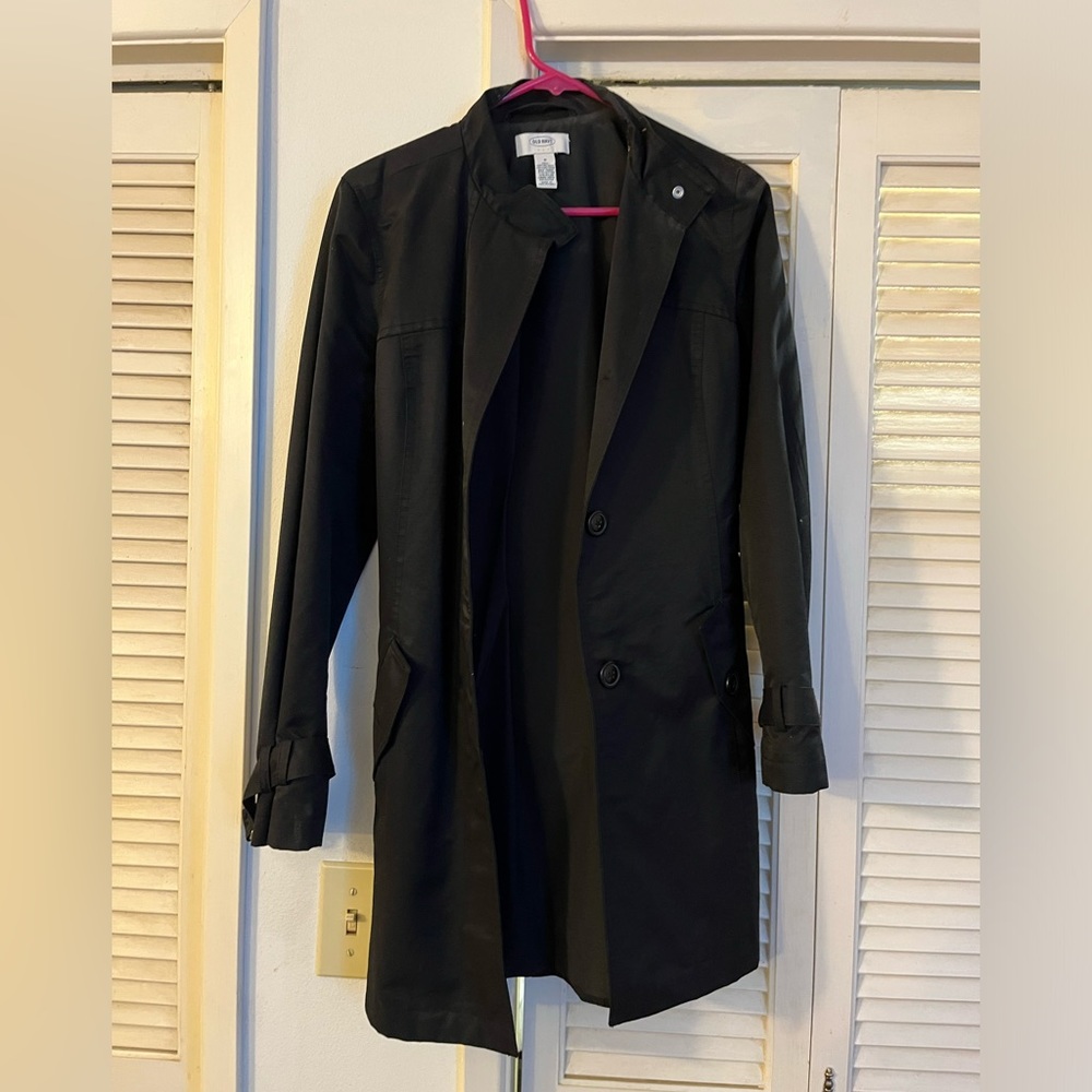 Black Old Navy raincoat size medium